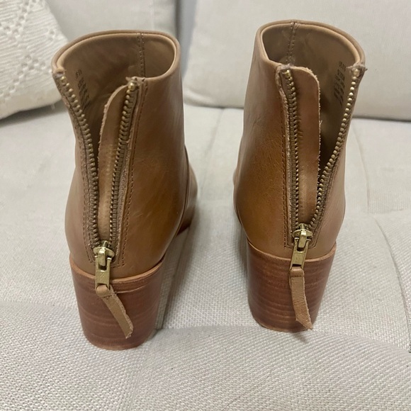 Nisolo Dari Boot - Almond Leather - Picture 6 of 9